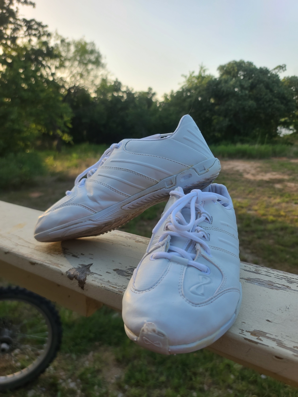 NFINITY Game Day Cheer Shoes Women's Size 8.5 White NF-1009-000 Cheerleading